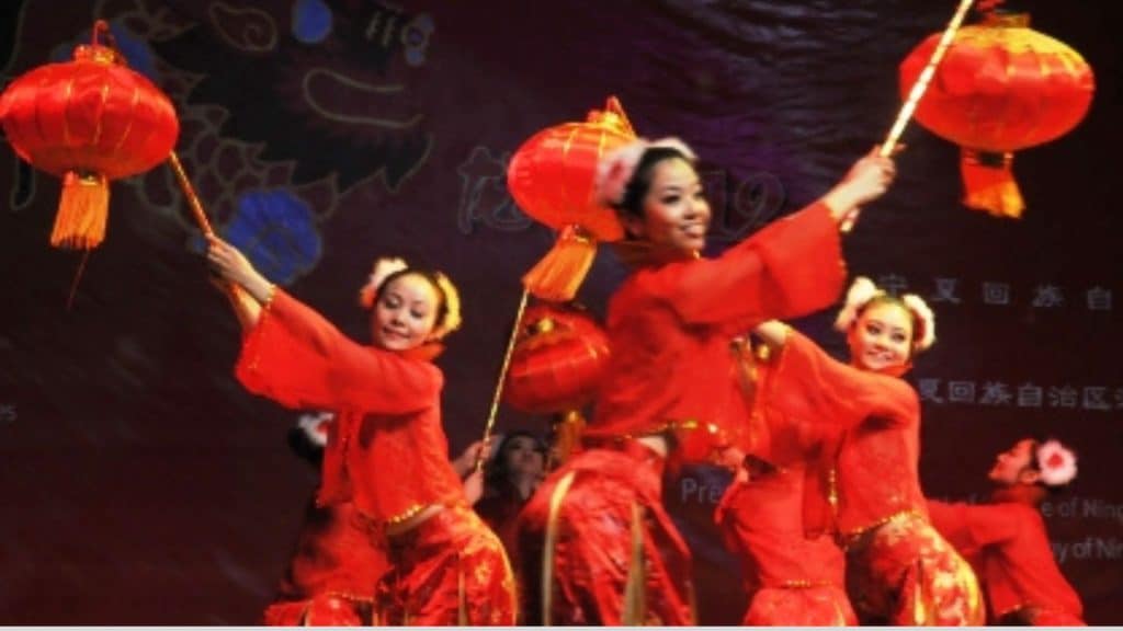 Chinese shop lantern dance